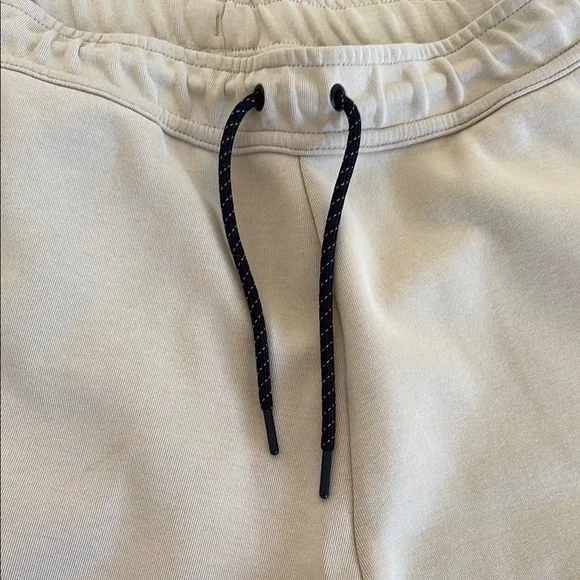 Nike Tan Athletic Shorts with Elastic Waistband - Picture 4 of 8